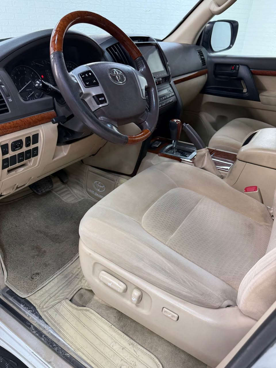 تةنها ٣٦٧ وةرةقة 😱 خوار هةموو بازار 

وةنةوشة ٢٠١٣ جيهاني دةرةجة يةك سةيارةكة فول فول مواسةفاتة ٦ پستنة بي بوياغة يةك پةلةي كارتة هيچي تري نيية ١٠٧ هةزاري حةقيقي روشتووة مةكينةي نةكرايتةوة دةعامي بو دةعامي بةشةرتي فيتةر و فةحس و سؤنةر سةيارةكة نموونةو تاقانةية حسابي سفري بو بكة 

سعري// ٣٦٧ وةرةقة
شوين// كؤية 
*********** كويسينجاك, أربيل
