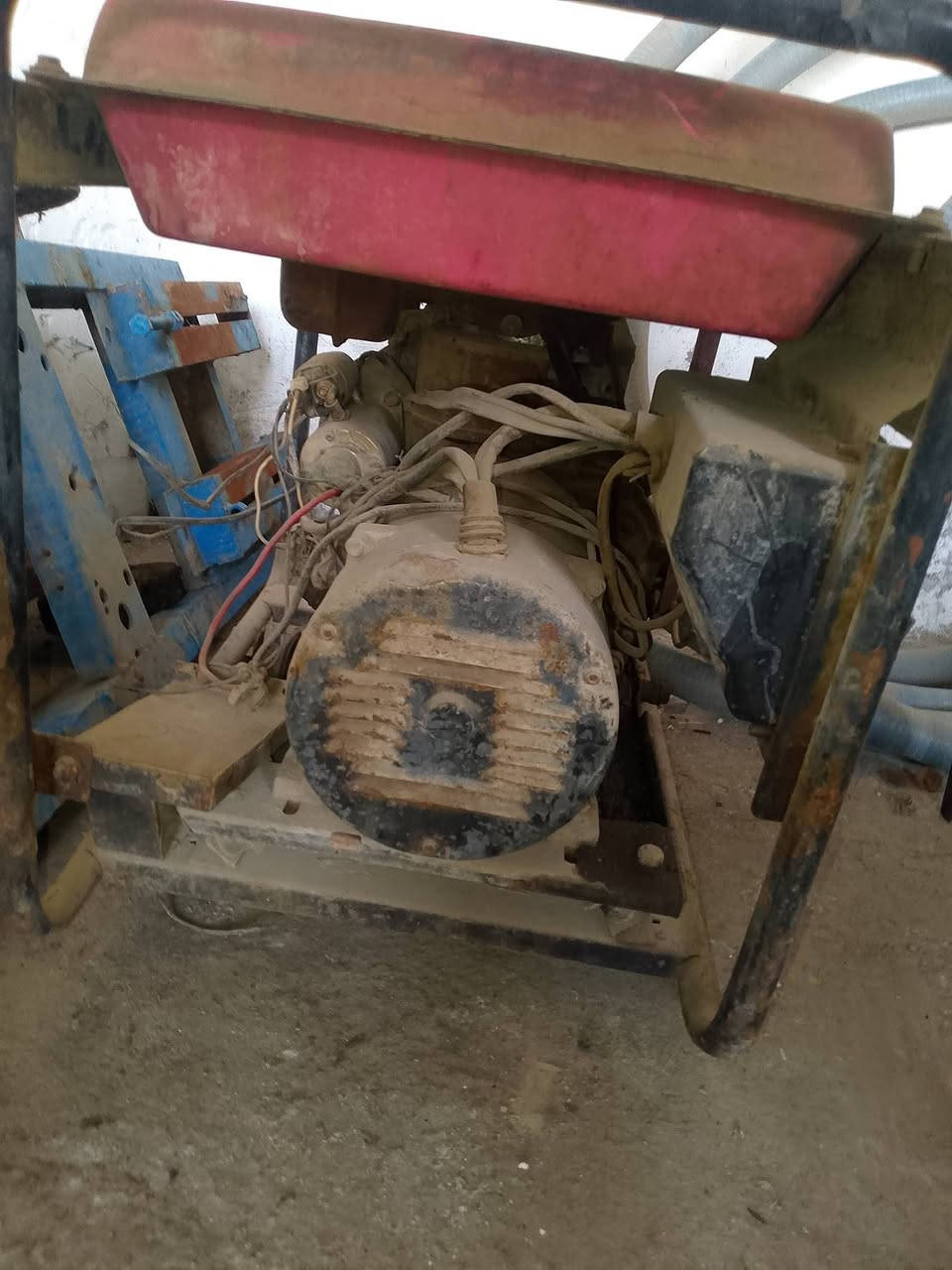مولدة كامة نضيفة لا تنقيص ولا تبخير اربط واير وشغلل مامفتوحة شركة بس تاركة وصاير عليهة وصخ للستفسار مكان بابل ***********
