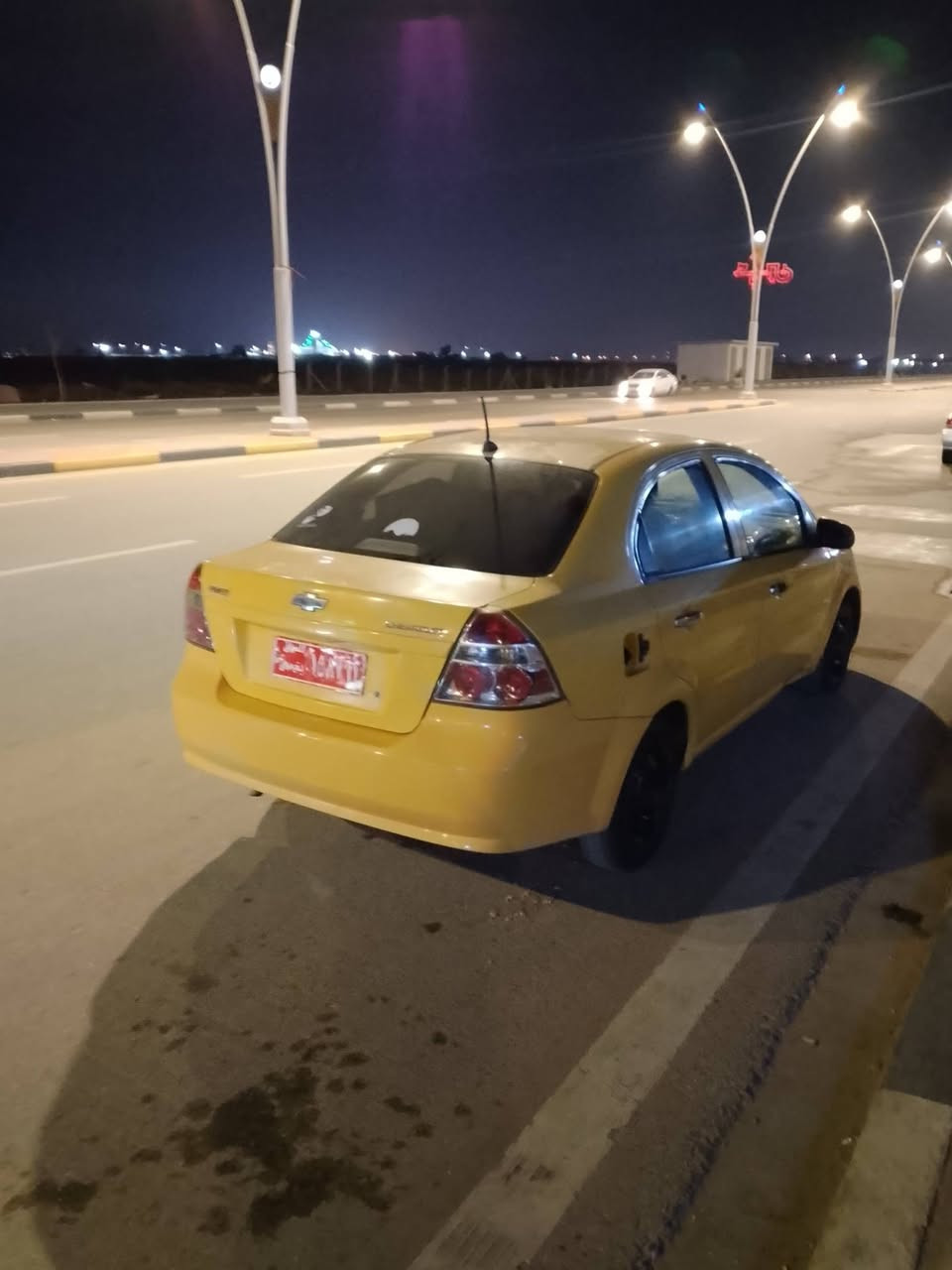 السلام عليكم سيارة افيو مكينه وكير جدد تبريد عوزة بس غاز اريد بيها مراوس بسايبا هذا رقمي العمدة سايبا يراسلني ***********
