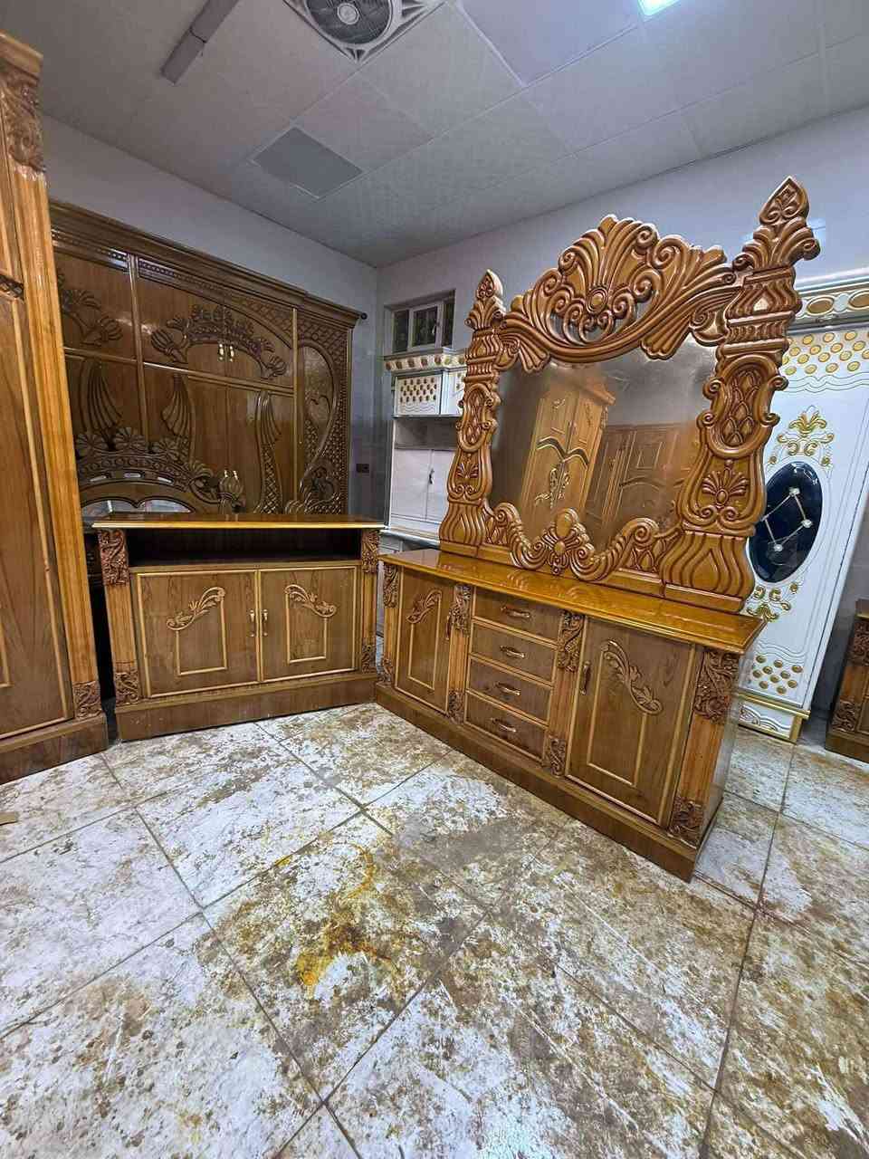 غرفه صاج داخل خارج صاج ٥ ملم ٤ ملم
السعر مليون ٤٠٠ بيهة مجال 
شد نقل داخل بغداد مجاني محافظات بكروة
نضافه ٩٠ مستعملة
٩ قطع 
شازون طابوري هديه 
غرفه دكن زان جاوي مصري 🌸🌸توصل وتساب ***********🌸فقط
