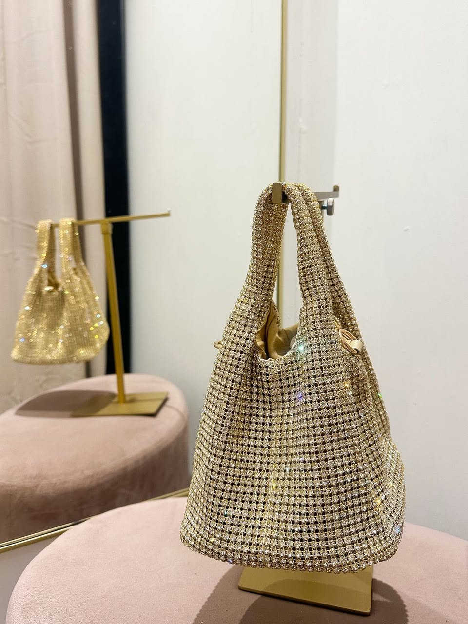 خانمان ئەم
جانتایەم کریوە رەنگە گۆلدەکەی هیج بەکار نەهاتوە بە ٣٠ هەزار کریومە  بە ٢٥ ئەی فرۆشمەوە هیج بەکار نەهاتوە  دوئنئم کریوە


**إذا كنت صاحب هذا الإعلان وتريد حذفه لأي سبب، رجاءا أرسل رسالة إلى الدعم الفني**