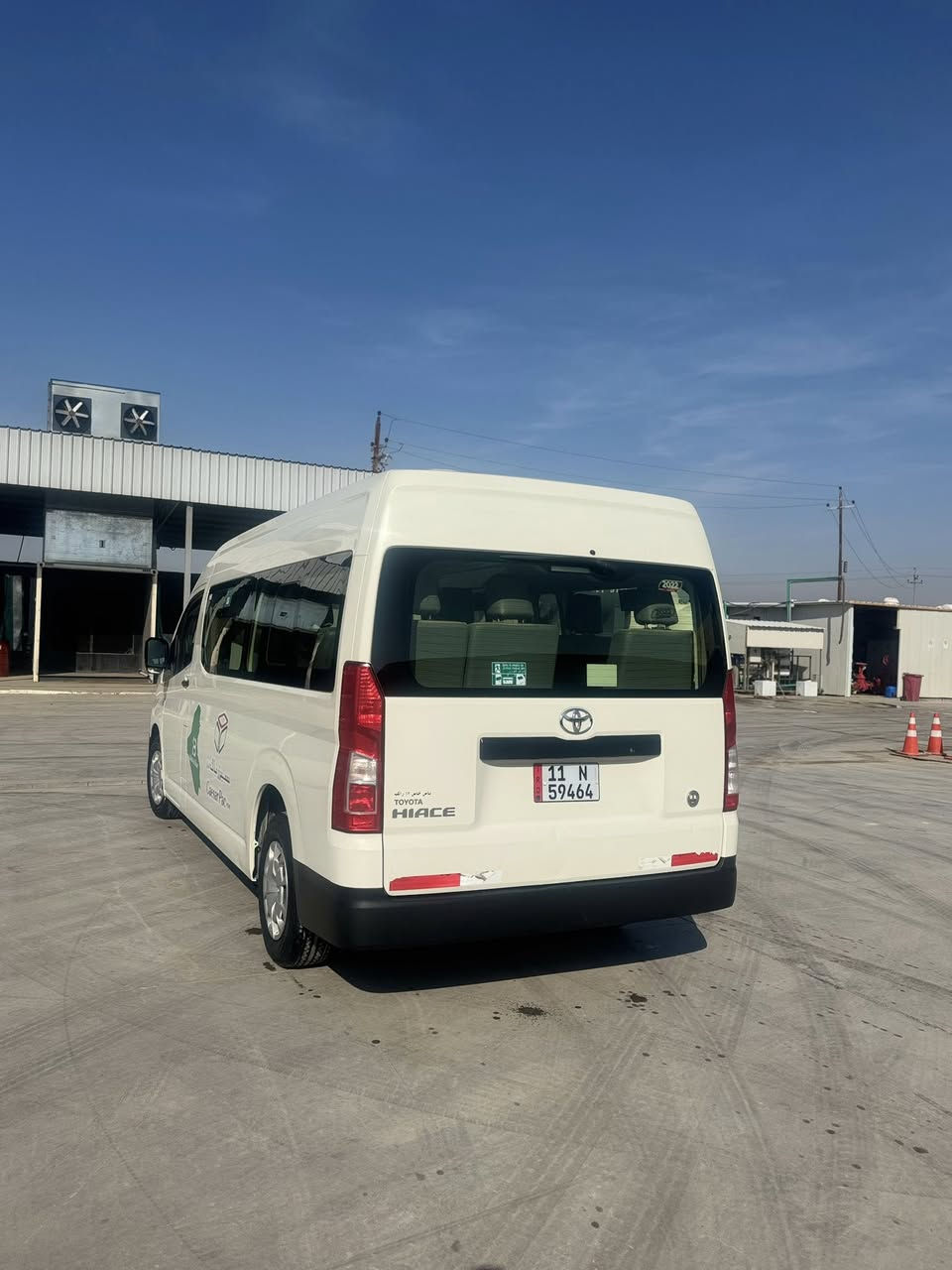السلام عليكم ورحمة الله وبركاته 
سيارة تويوتا باص للبيع موديل 2022
السيارة بعدة بداخل الضمان الشركة 
جديدة كلش ماشاء الله 
رقم بغداد 
محرك 6 سلندر بانزين 
عنوان السيارة بغداد العامرية 
السعر 340 ورقه وبيه مجال بسيط 
رقم الهاتف ***********
