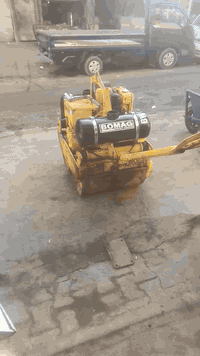 حادلة يدوية بوماك الماني كير اومكينة نظيفات الوزن 750 كيلوا هزاز كامل رولتين  للاستفسار الاتصال على الرقم الموجود *********** مكان المحل بغداد
