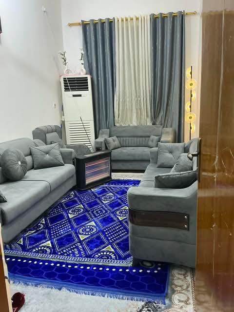 بسم الله الرحمن الرحيم
اللهم صل على محمد وال محمد

بيت للبيع المساحه 100 متر 
سنة البناء 2021
البيت طابق ونص يتكون  
الطابق الأول من غرفه وصاله 
واستقبال ومطبخ  
وصحيات  ومنور داخلي  
العنوان حي النفط (أم الذهب) 
شارع الطاقة أو المشتل 
السعر65 وبي مجال بسيط
فعلى الراغب بالشراء
مراجعة مكتب سيد ناجح الحافظ
***********
***********
