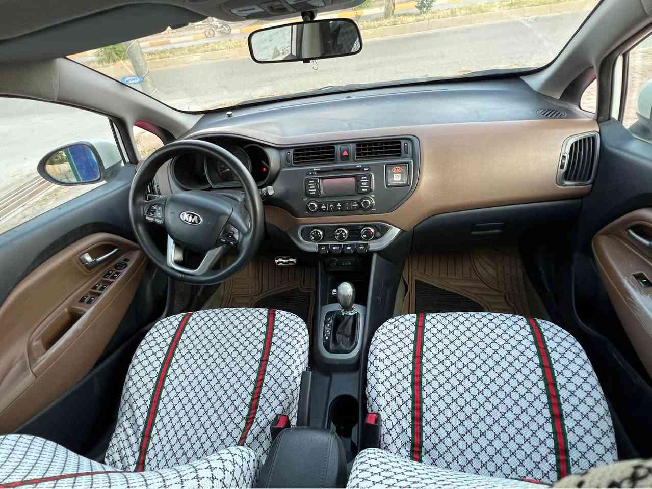 kia rio
2013 
کیا ڕیۆ جانتا 
مۆدیل ٢٠١٣
بێ بۆیاغ 
دو پەڵە ساردی هەیە
فول مواسەفاتە
سێ گێڕە
حاسەیە
ڤۆلیۆمە 
سەنەوی نوێیە 
ڕەقەم هەولێرە
بەناوکردن بەشەرت 
چوار تایەی نوێی لە ژێرە 
ناو قەیسەیە 
تەقەو ڕەقە هەموو بەشەرت 
گێڕ،مەکینە،تەحویل،غەڕامە،بڕاوە،بۆیاغ هەموو بەشەرت
سعری ٩٠ گەڵاو مەجالێکی برایانە 
بۆ زانیاری زیاتر پەیوەندی بەم ژمارە تەلەفۆنەوە بکە 
***********
***********
شوێن.کۆیە كويسينجاك, أربيل
