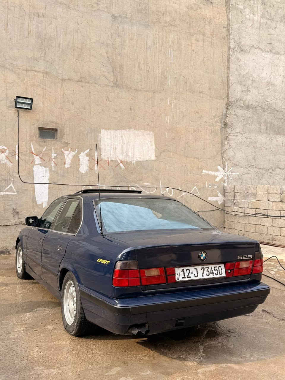 السلام عليكم بي إم للبيع حجم525 تدفئة +تبريد فول توماتيك كلها بلادي كشنات جلد طخم أمامي خلفي جديد مراوس حسب القناعه 
***********
***********
بي واتساب الكورك
