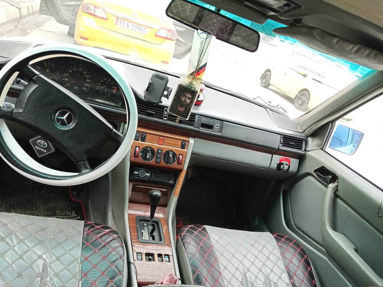 مارسيدس 300E محرك بطه3000 رقم سليمانيه سنويه2028 دفتر بانزين اي عيب مابيها بشرط محرك كير. حادثها فقط جاملغات وره معجون فقط بدون تبديل السعر48 
***********
