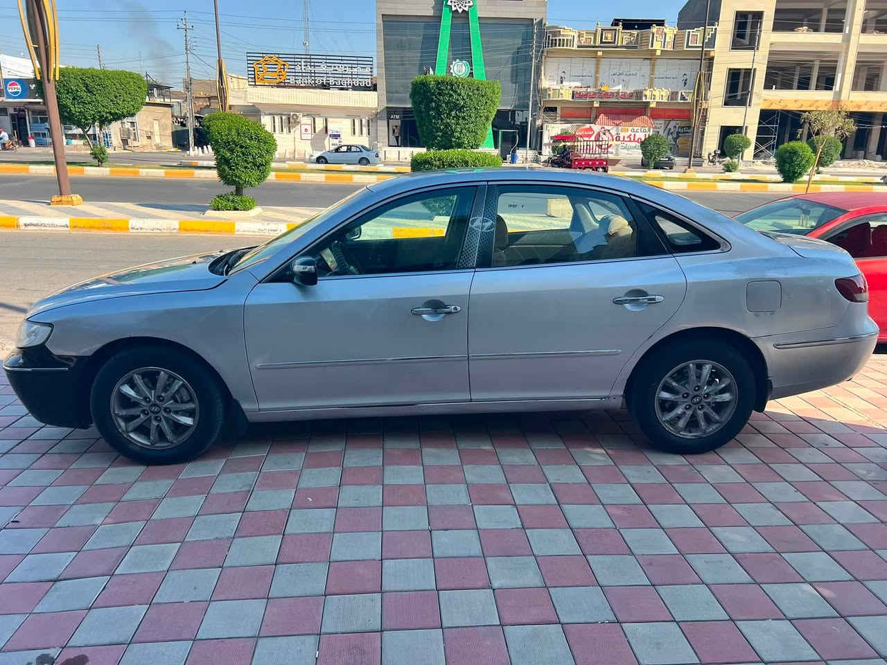 لبيع هونداي ازيزا موديل 2009
وارد امريكي 
لون رصاصي 
محرك كير حداديه جديد جاهز 
بيها منضومه غاز شد شركه 
رقم انبار دولي 
والضرر مذكور في السونار 
السعر 77 وبيها مجال 
مكان عامريه الصمود الانبار 
***********
