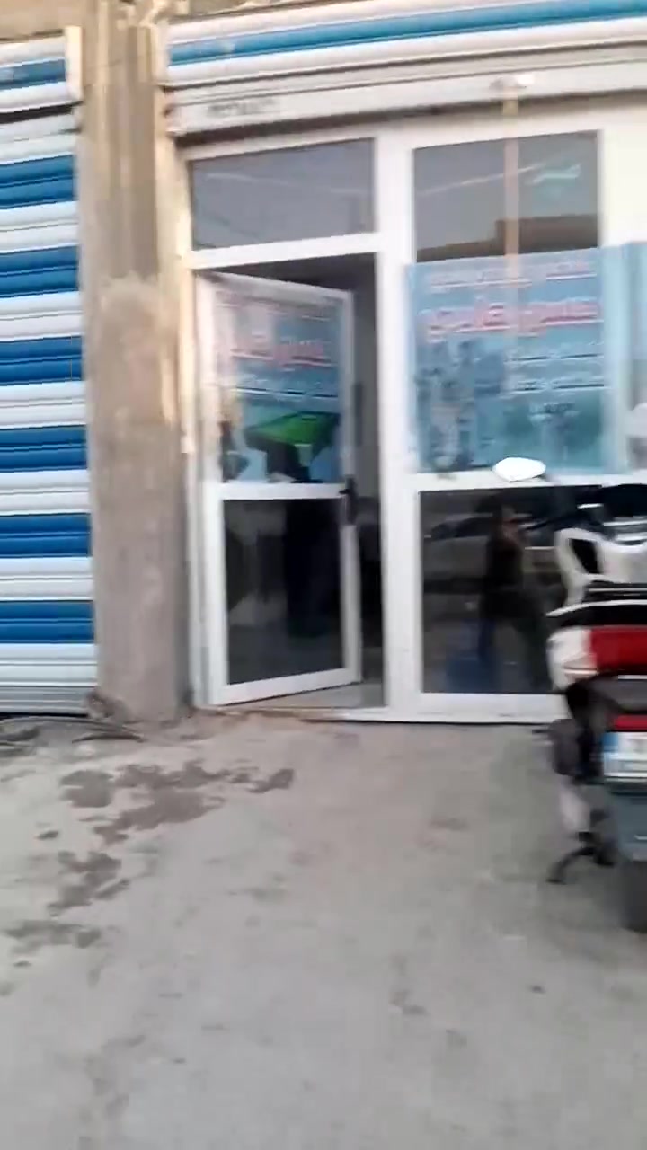 السلام عليكم من رخصه مدير الكروب المحترم كوفي للبيع حي السفير ركن على شارع الوازات الاتصال ***********
