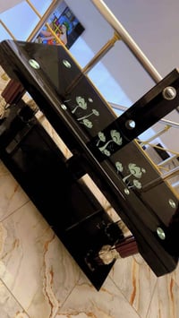 للبيع • طاولة