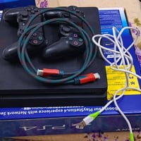 شباب، للبيع جهاز بلايستيشن 4 (PS4) نظيف حيل وجاهز للعب الجهاز مهكر على...