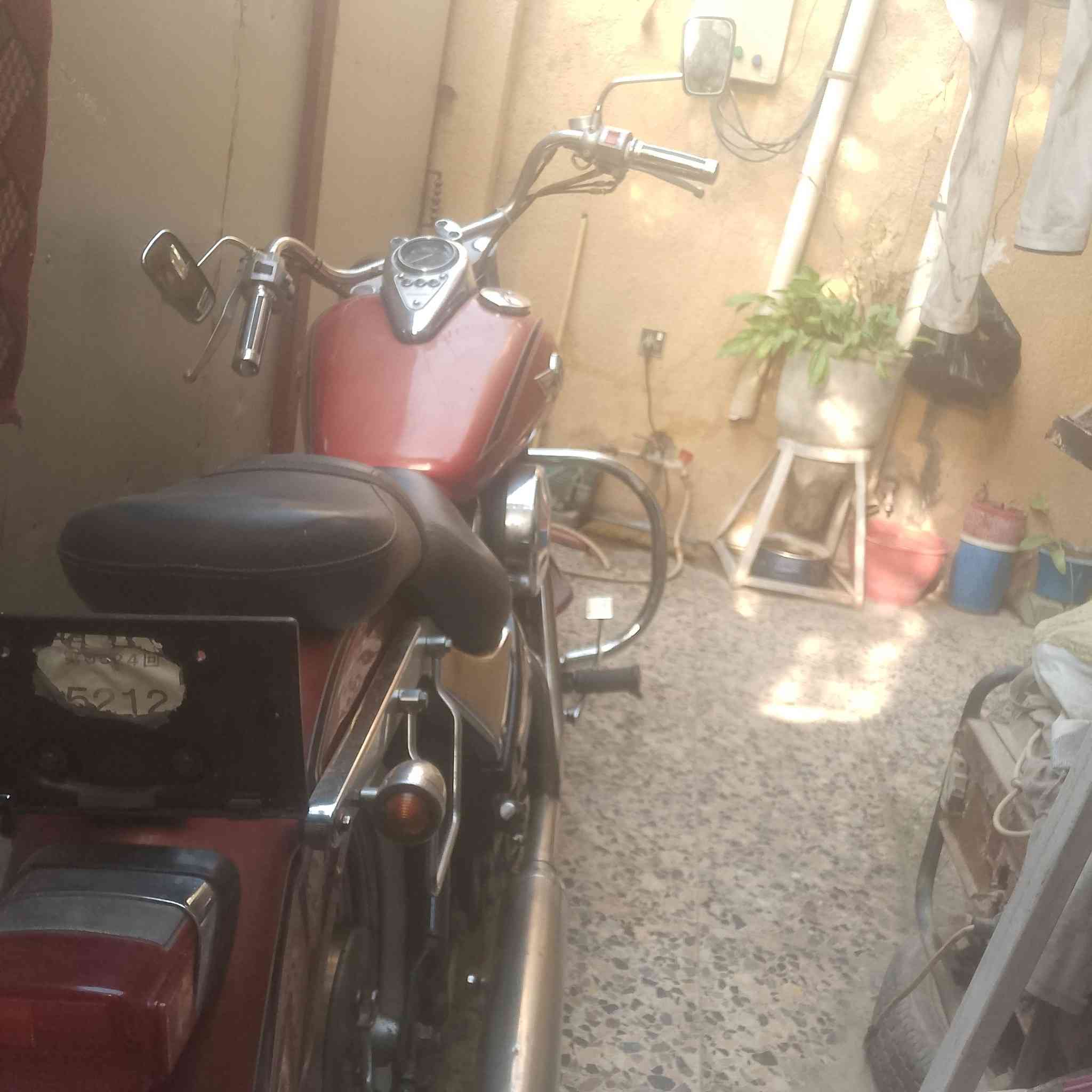 السلام عليكم دراجه هاردي 600 كاوسكي شادو امريكي دراجه متروكه خمس سنوات بالكراده اخذا اريد ابيعها دراجه سعرها 15 ورقه وبيها مجال صاحبها ماخذها ب 30 عنوان شعب حي البساتين ***********
