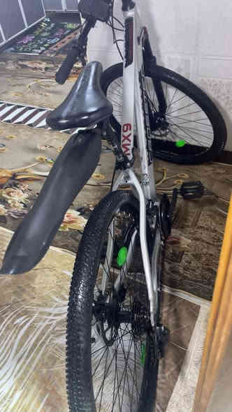 بي ام اكس كارتون مال حاويه جديد السعر 120 البصره المعقل شارع نادي ***********
