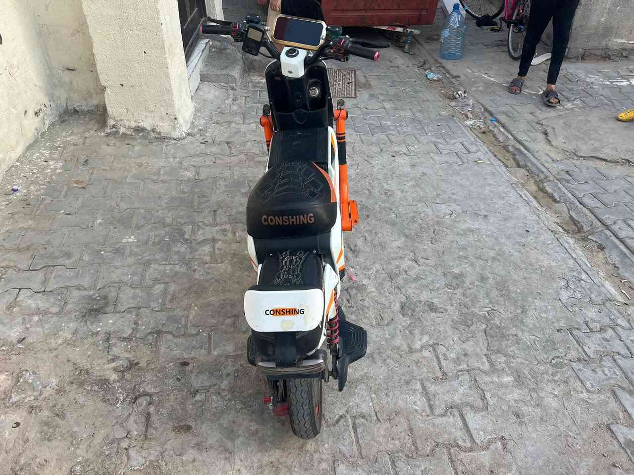 دراجة شحن x900 للبيع كامله مكمله وبطاريات بعدها بحيلهن ب375الف وبيها مجال رقمي(***********)

