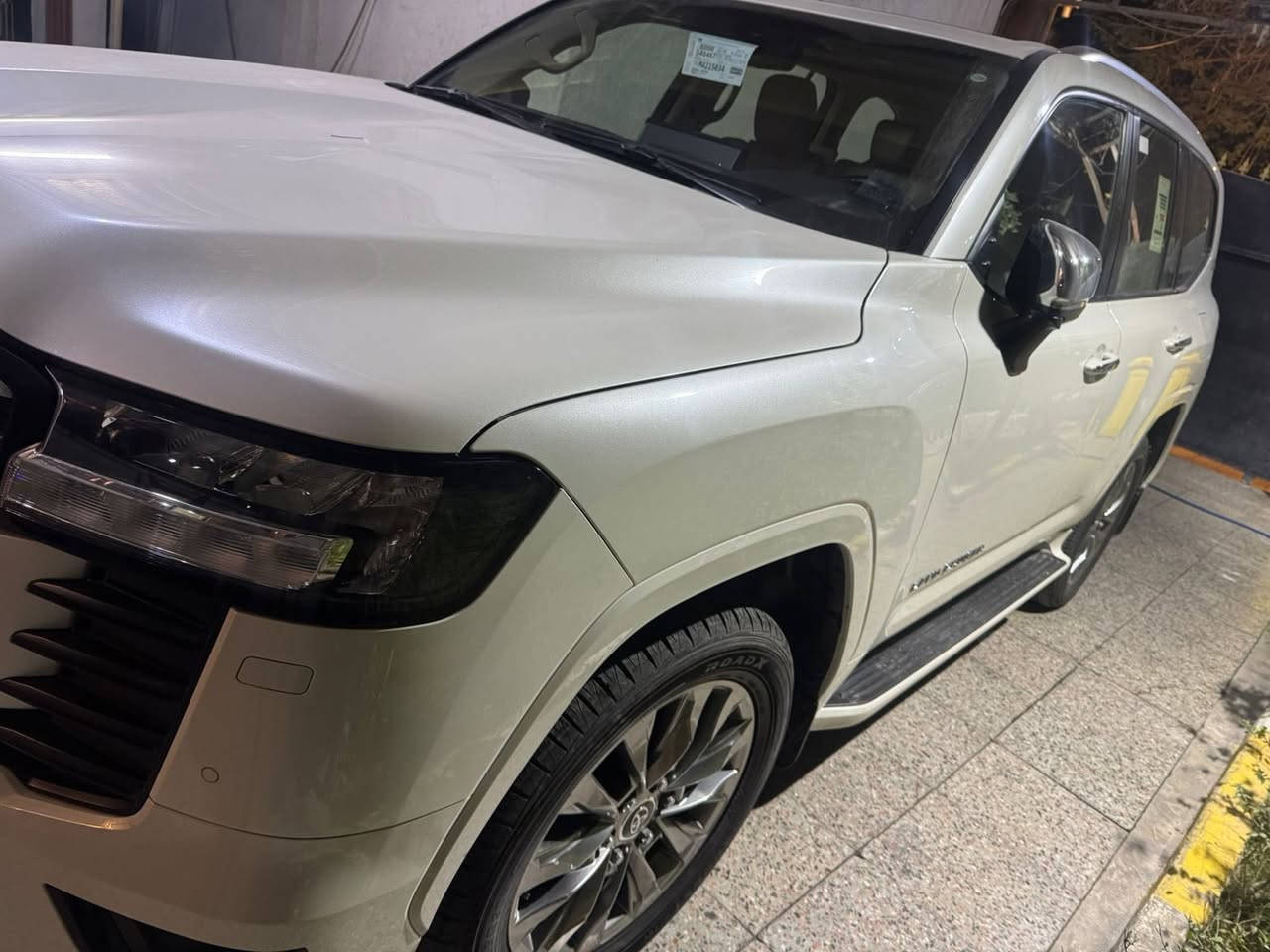 للبيع لاندكروزر  2022 SAS
ساز اصل  باب اول ام تطبيق 
ام الضمان 
‏‎عداد المسافه:44 الف كم حقيقي 
مواصفات :
جنطه خلفي كهرباء
سلايد(فتحة قمارة)

السياره شركه ساز باب أول  
‏‎ حجم المكينه 6 سلندر سياره قياده وشلعه صاروخ
شاحن لاسلكي
مري قلاب
زراك لايت
بكلايت LED
كشاف ضباب امامي LED
‏‎كراسي جلد  اصلي
تشغيل عن بعد 

مري كهرباء ‏‎
كامرة خلفية
ايرباك عدد8
‏‎#_تحكم_استيرن
‏‎استيرن صاج
كراسي كهربا عدد2
‏‎دواخل صاج
‏‎دفلوك
‏‎نظام قفل اكسل
‏‎نظام مساعد الدوران
‏‎نظام صعود جبل ‎
‏‎دوسات ليزرية كتابة LAND CRUISER
‏‎ثلاجة
 كير (عادي+اوتوماتيك)
‏‎
‏‎ حساس (امامي+خلفي)
‏‎لايت عدسة زنون
‏‎نظام تحكم بمستوى الضوء الخارجي(مستوى اللايت الخارجي)
‏‎مري كهرباء (شفط) AUTO 
هزة جديدة رقم جديد 
تحويل ثاني يوم 
السعر 637 $ وبيها مجال

  
 *********** 
بغداد العطيفية
