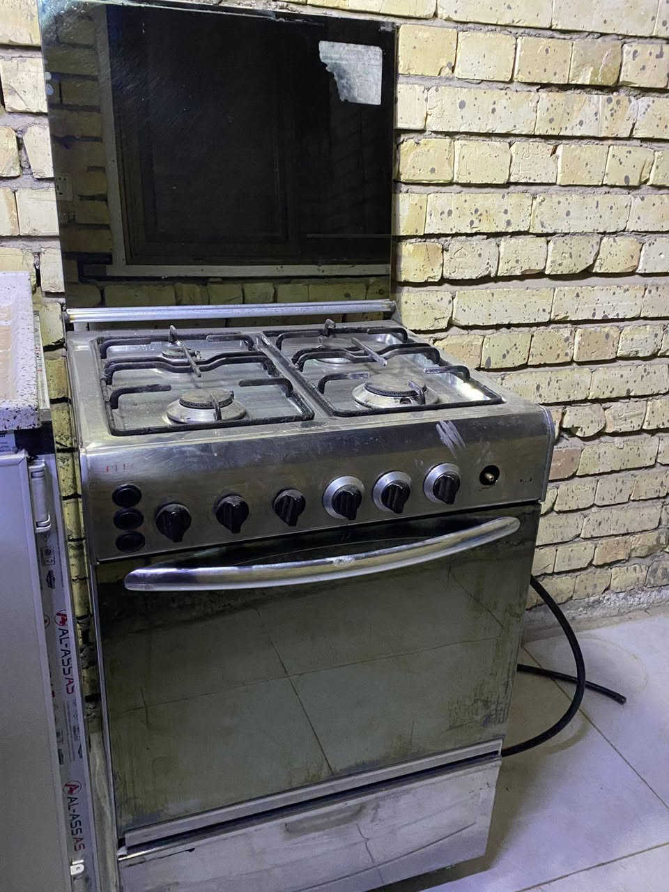 السراير ب٥٠اثنينهم الطباخات اىواحد ب٧٥الف الواحد شغلات الفرن فوك جوة مابي اي ضرر عن اني بغداد حي الاجهاد عله هذا *********** مستعجله عليهم اغراض نضيفه جدا
