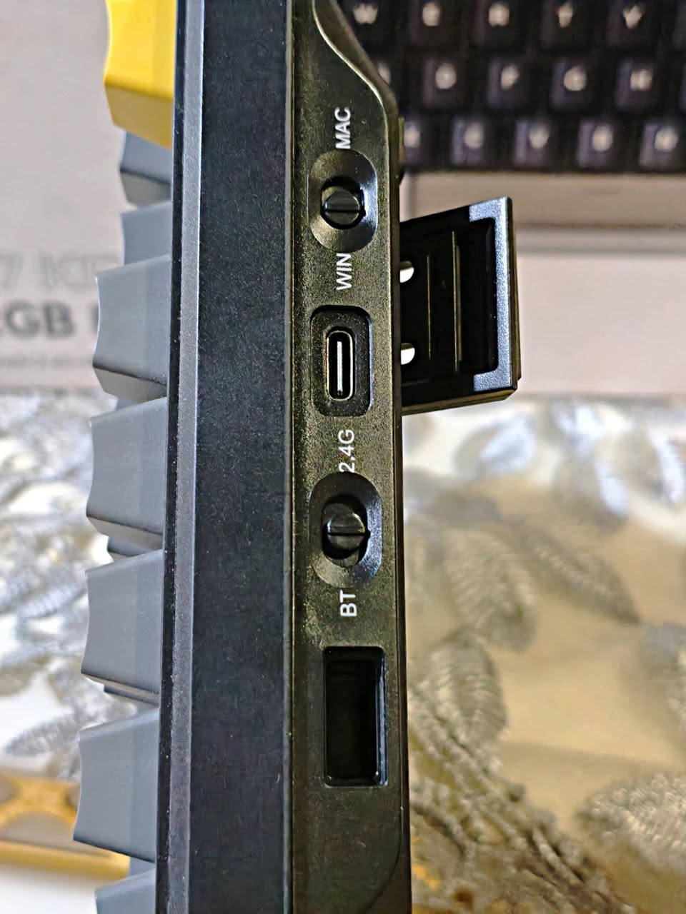 كيبوردات + ماوسات للبيع
Keybord Attak Shark X87 . 75% Size . black 
سعره 50 الف 

( Mouse Attak Shark X3 pro )
8k poling rate ( wired )
4k poling rate ( wireless )
سعره 50 الف
(ملاحظة ) بماوس الاتاك شارك قبل اسبوع بدلت كلكات افضل من الي كانت موجودة بي وصار افضل بل اداء و باقي مواصفاته كدامكم بالصور 

Keybord Redragon Shiva white 
سعره ٢٥ الف

mouse Asus Tuf Gaming M3 
سعره ٢٠ الف 

اذا كلهن اساهلك بالسعر ♥️🌹

بغداد - الدورة


**إذا كنت صاحب هذا الإعلان وتريد حذفه لأي سبب، رجاءا أرسل رسالة إلى الدعم الفني**