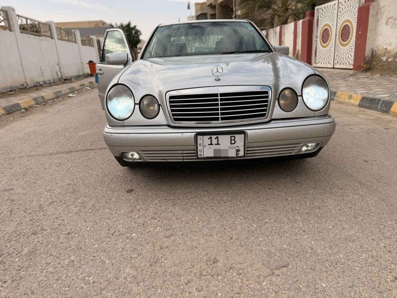 للبيع مارسيدس ام عيون موديل 97 مواصفات فول واحد على واحد رقم بغداد بسمنه محرك 6 سلندر خراطيم مرغوب مكفوله من الضربه صبغ عام جماليه مكانهه بغداد صليخ ترهم مراوس السعر  98 ورقه  ***********.  ***********
