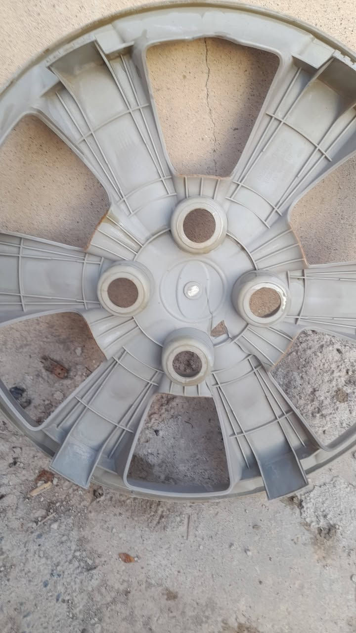 السلام عليكم
كبات كيه ريو للبيع جديد بس يحتاج صبغ واحد بي فطر صغير السعر 80 وبيها مجال رقم ***********   مكان موصل
