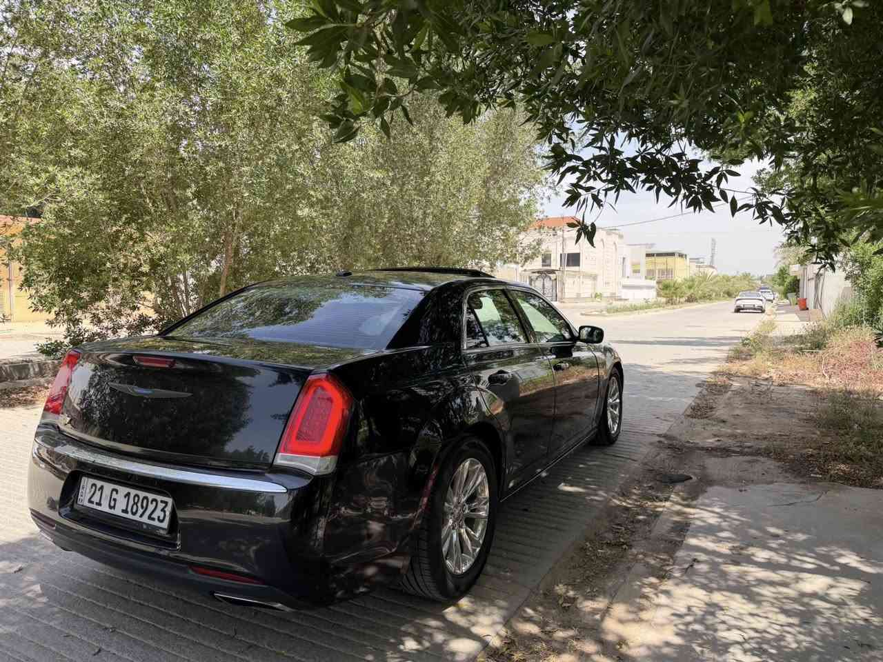 سلام عليكم كرايسلر اوباما موديل 2015 وارد كندي كلين 
كفالة فقط دعامية امامية صبغ 
رقم سليمانية تحب وكالة او تحب مداور 
مواصفات فول 

.بنوراما سقف 
.كشن جلد 
.هيتر مري جانبي 
.ويل 18 مكسيكي الاصلي 
.تبريد ❄️ ثلج
حدادية جديدة 
اكسل جديد 
سيارة جاهزه و جديدة 

السعر 210 
العنوان النجف 
هاتف ***********
