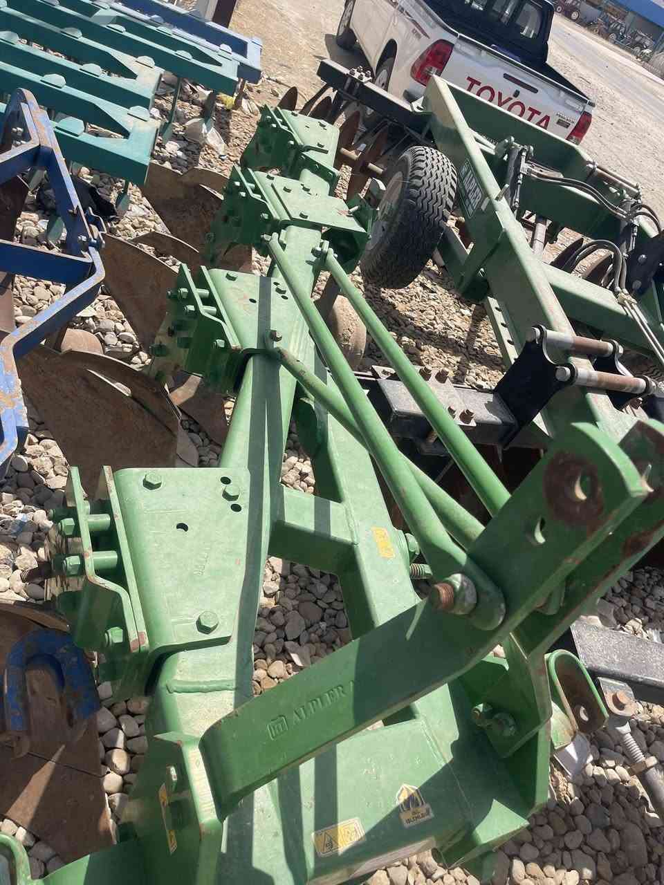 للبيع فدان حجم 16 رباعي مستخدم قليل جدا /***********
