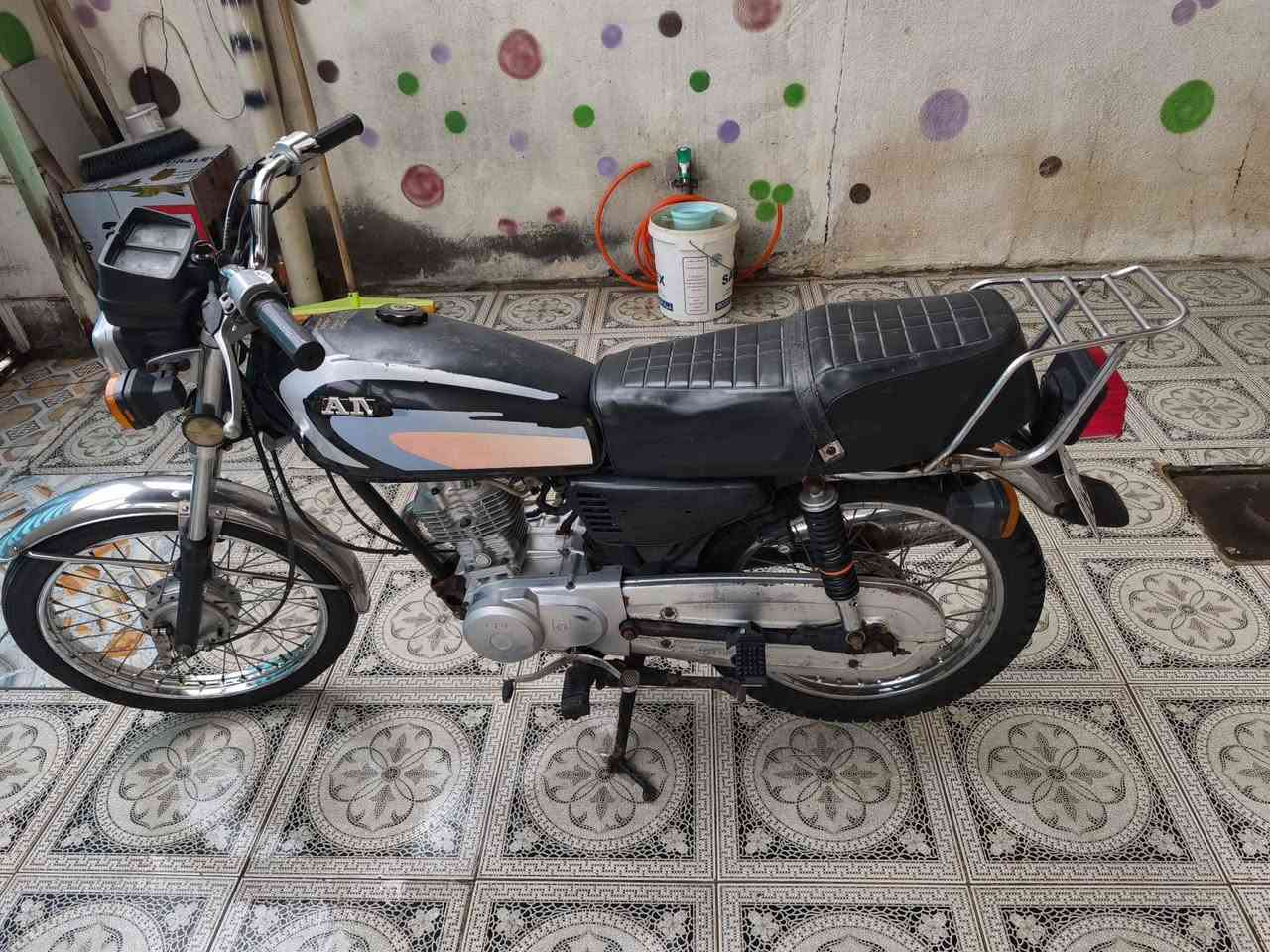 ا السلام عليكم للبيع دراجه نامه 2018 مكينه مفتوحه ، الدراجه ناعمة ترايك مئة كيلو رقم بسمي العنوان الهوير السعر 1500000 وبيها مجال كلش قليل  *********** Singapore
