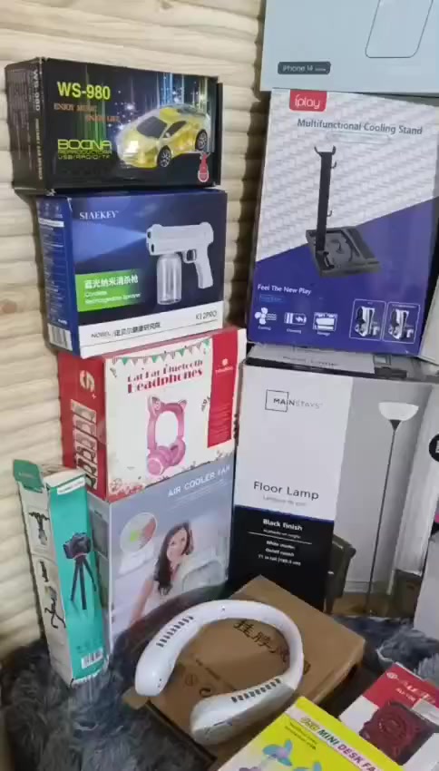 سلام عليكم فوك 55 قطعه اكترووني بيهن 6ايبادات و4موبايلات واحد من الايبادات واحد تيرا لتفيدة يدخل بخدمته***********
