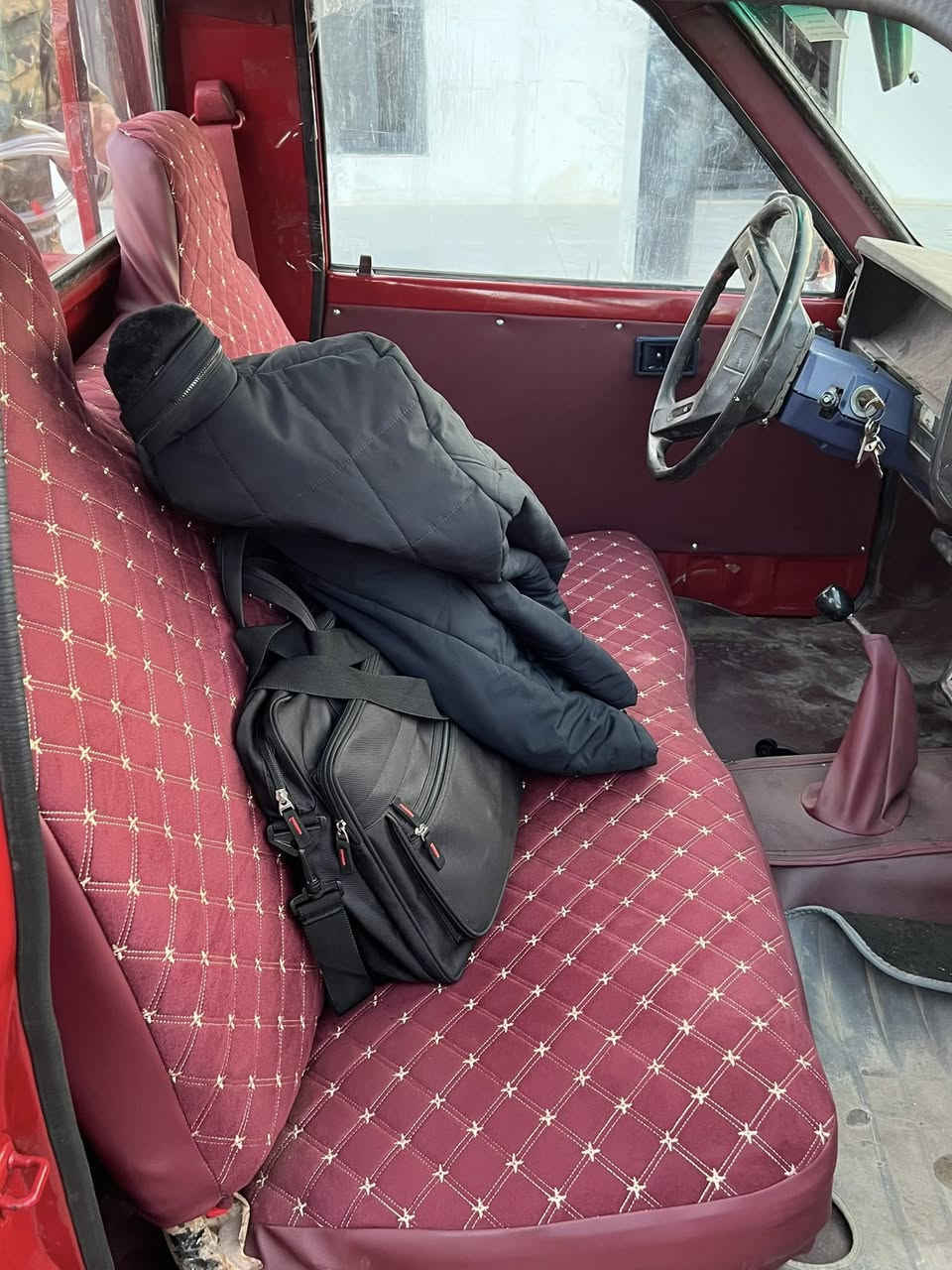 سلام عليكم سياره بكم موديل 85 رقم مميز شرط التحويل مكان كركوك عمل الشعبي رقم المبايل ***********
