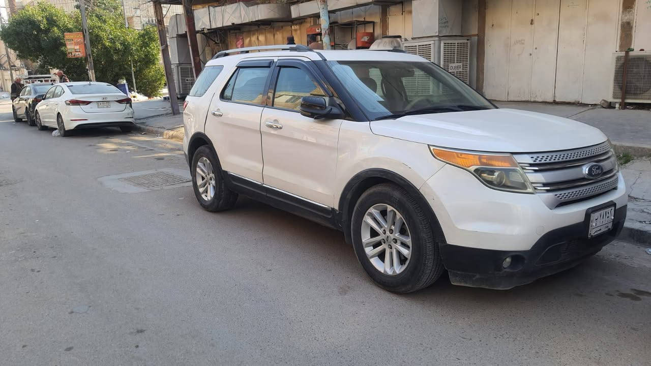 فورد اكسبلور 2011
7 راكب
3 قطع تبربد 
كامره شاشة 
سته سلندر
كير مكينه مكفول
تخم تايرات جديد
بنوراما
كراسي كهربائيه
وارد خليجي بابين مرشوشات عالنص
السعر 125
مكانه بغداد البياع
لللستفسار ***********
