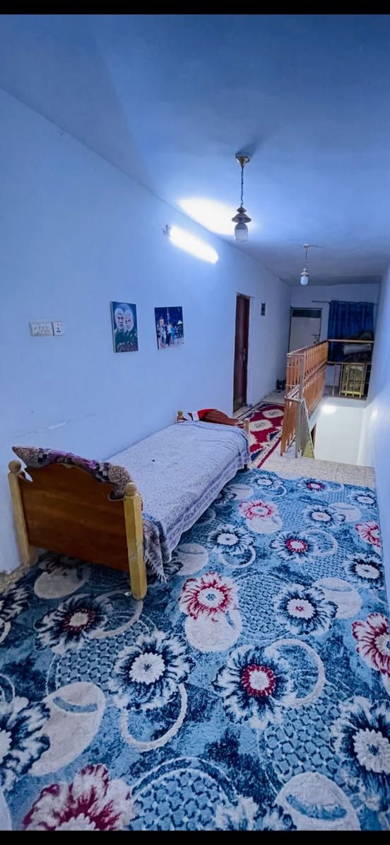 السلام عليكم الكنتور الكبير تسگام خشب قوي 175 الف + جرابي2 ام نفر 100 ثنينهن + جربايه ام نفر ونص 75 الف + مكتبة25 الف 
مكاني بغداد حي اور الاسعار بيها مجال ***********
