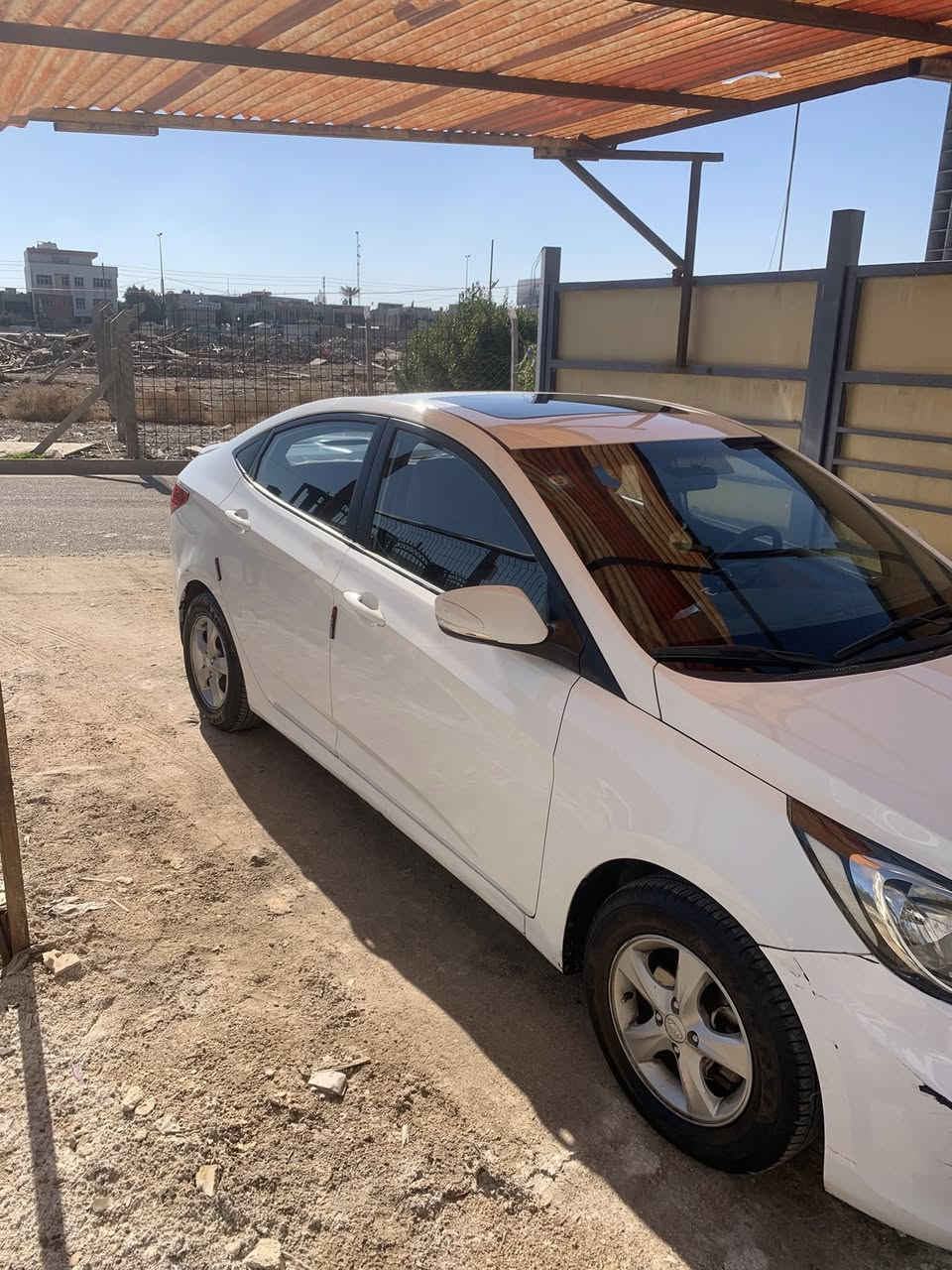 السلام عليكم
للبيع هونداي اكسنت خليجي موديل 2012  ماشيه ٢٠٠  الف km جرس 120 يشتغل محرك 1600 دوش سلايت رووف تحكمات شاشه كامرة خلفيه  ويل كب تحكم ستيرن كير ومحرك مكفولات السياره تبريد ثلج تخم تايرات جديد باتري جديد 
بيها ضربه بالجاملغ الخلفي وبيه ملاحظة بسيطه  ويراد اله صدر  باسمي الرقم الدولي 
 مكان السيارة بغداد السيديه متواجد فقط وره الساعه ٥ العصر 
 السعر 93 ورقه وبيها مجال بسيط
 السياره حلوة وناعمه وبالعافيه عل الي ياخذها
للاتصال :- ‭٠٧٨٩ ١٢٠ ٧٦٠١‬
