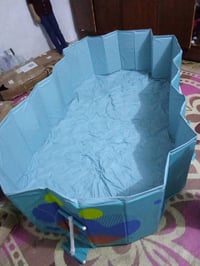 مسبح عملاق • ٢٫٥م طول • ١٫٥م عرض