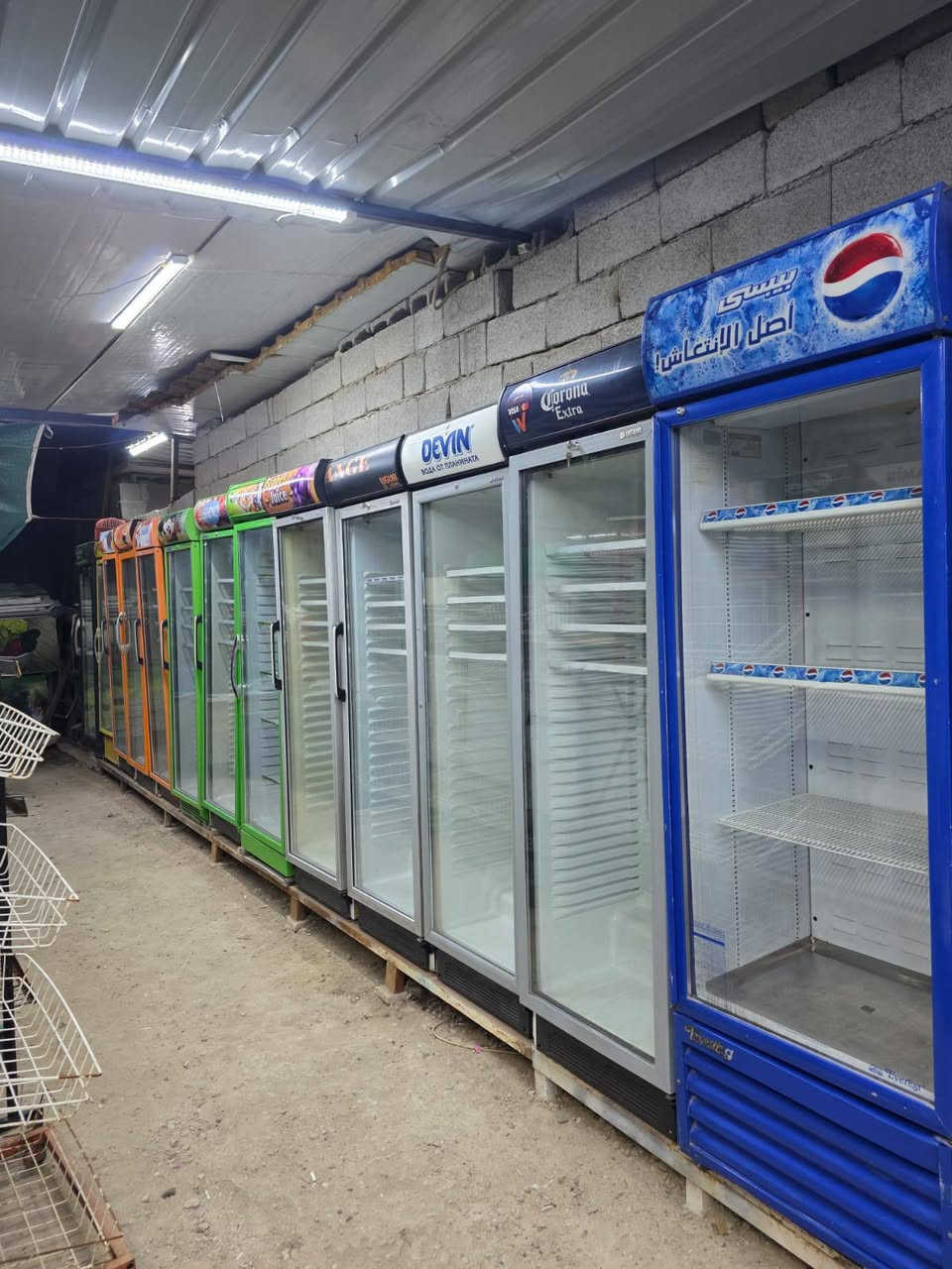 يا الله اسلام عليكم عارضات عامودي و بطحي ايكور تركي اصلي شرط النضافه ميه بل ميه بلاديات العنوان بغداد حي البتول الشراي ينتصل و بل خدمه ***********
