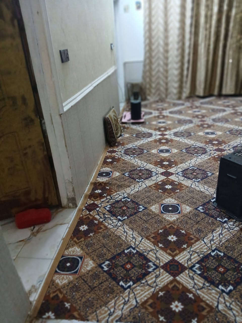 السلام عليكم بيت للبيع ركن مساحه ١٤٠م غرفتين وصاله ومطبخ وحمام واستقبال ومنور قرب حي الحضاره اسواق الجود بيت زراعي سند ٢٥ معامله تمليك في بلديه مرقم ماء كهرباء مولده السعر ٣٥وبيه مجال هذا رقم الجوال *********** ومن الله التوفيق للجميع
