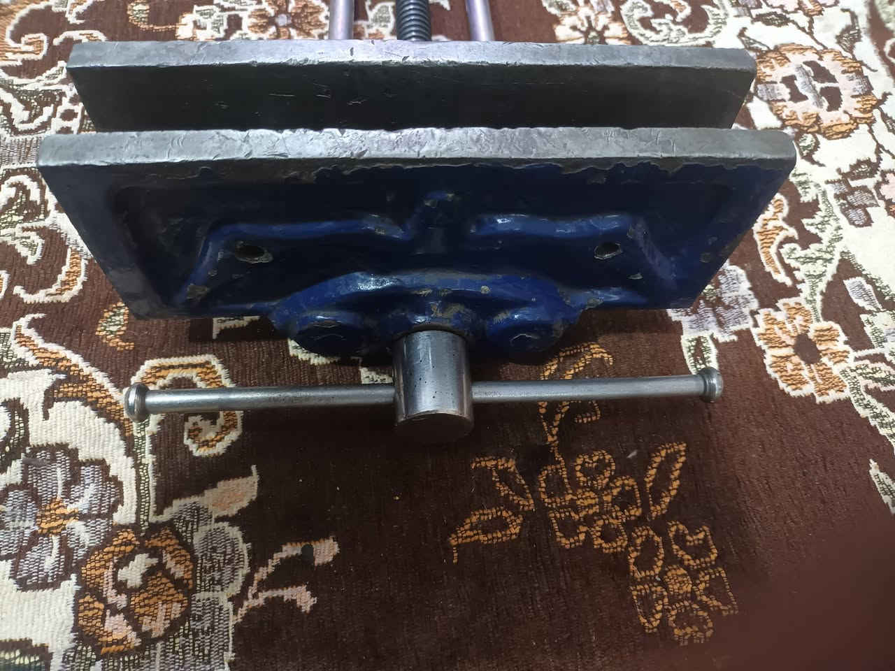 من رخصة الادمن المحترم منكنة نظيفة حيل وثقيله  سعره ٤٥ الف قياس ٢٠ سانتيم مكاني بغداد نهاية حي اور *********** يوجد توصيل بغداد ومحافظات
