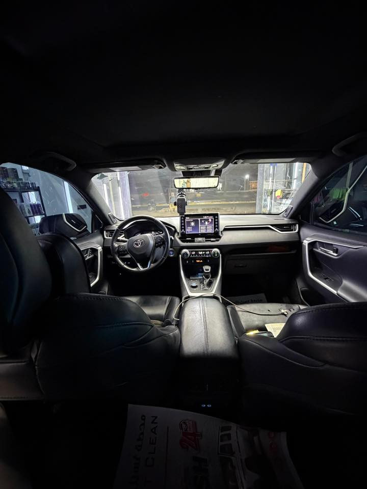 اسلام عليكم
� للبيع Toyota RAV4 2022
أعلى فئة بالراف4 (Full Option) 🔥
لون فيلي مرتب جداً ونظيف

المواصفات:
✔️ فتحة سقف
✔️ شاشة كبيرة
✔️ كاميرات وحساسات
✔️ تشغيل بصمة
✔️ مقاعد جلد
✔️ دفع رباعي
✔️ جميع المواصفات الكاملة
✔️رادار 
السيارة نظيفة جداً وما تحتاج أي صرف، جاهزة للاستخدام 👌
للاستفسار  ***********
