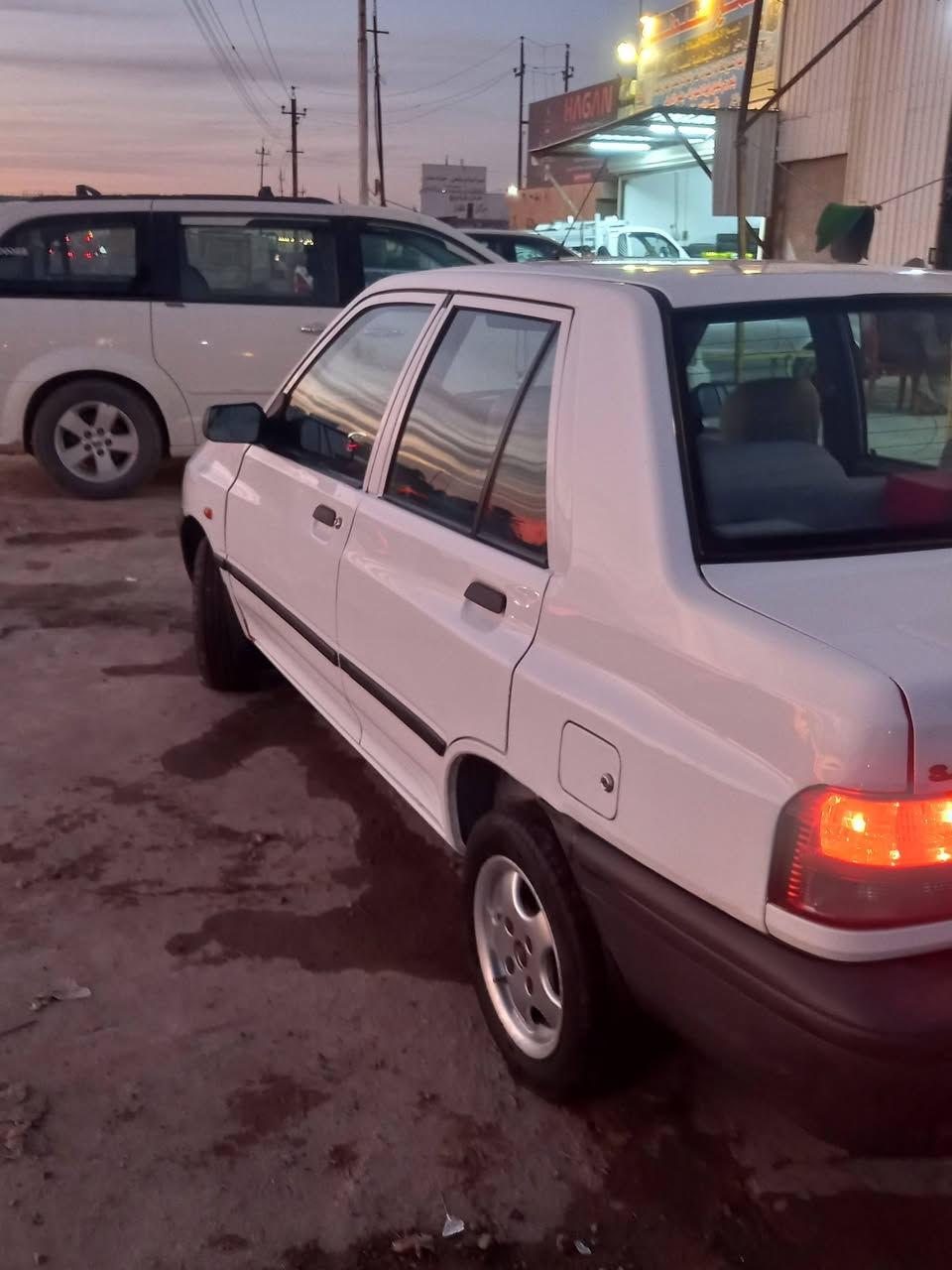 السلام عليكم للبيع سايبه 18 بيه جاملخ امامي مبدل جهة السايق السعر 48 وبيه مجال بسيط اتصال على الرقم / ***********
