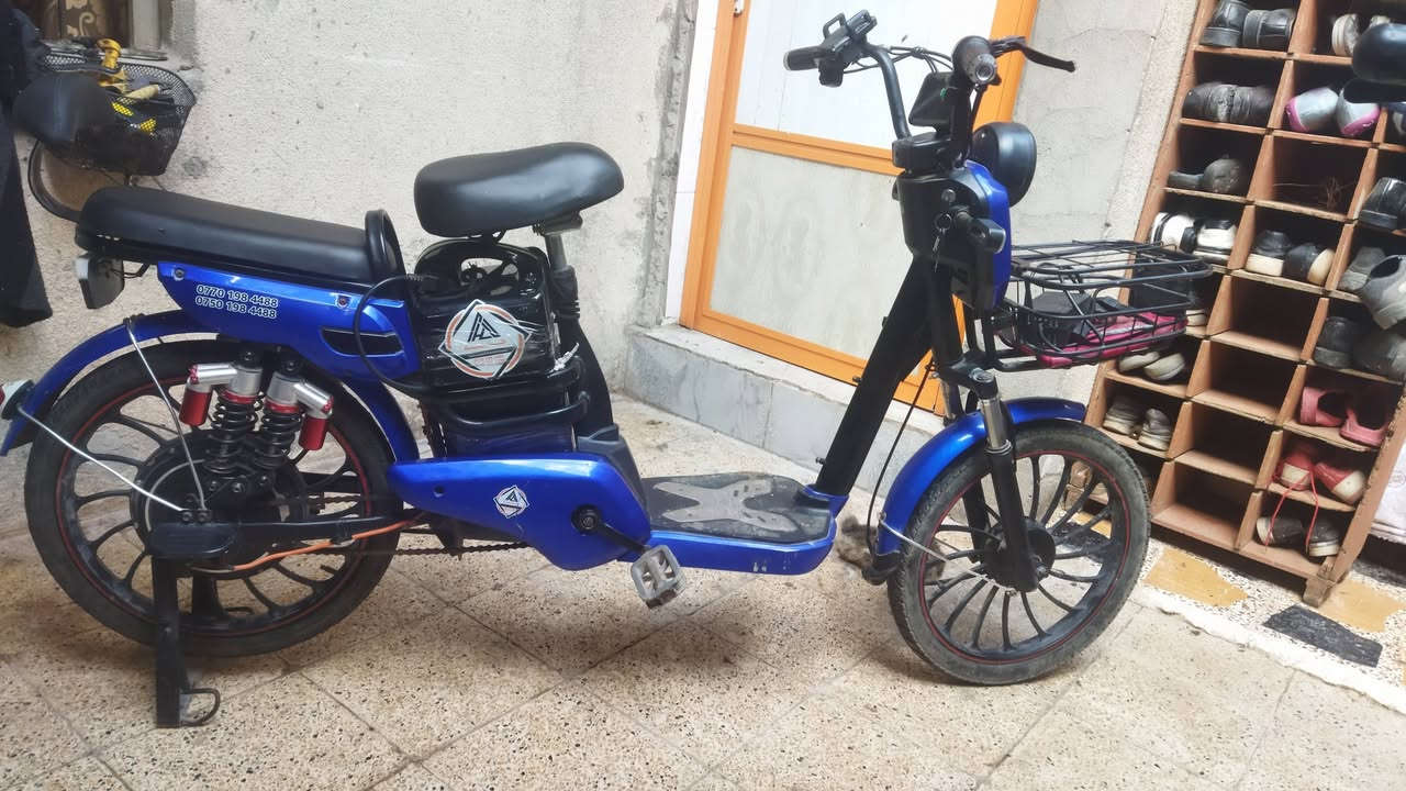 اعادة النشر بسبب الوعود الكاذبة دراجة للبيع سعر 120 يحتاجلها تبديل باتري واحد بس والباقي كلو شغال شرط مكاني موصل ايسر***********

