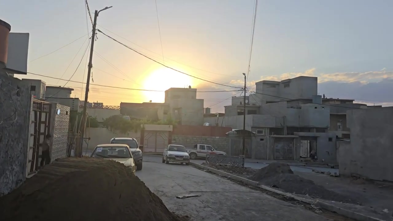 يتوفر لدينا دار هيكل عظم سند طابو  للبيع المساحه 100 باص 5 × 20 ,منطقة رجم حديد النواب ضباط الفرع المجاور لجامع الحسنين السعر 50 مليون قابل للتقاش لمزيد من المعلومات يرجى التواصل مع ادارة مكتب جوهرة الكرامة للعقار  عبر الارقام *********** / *********** متوفر واتس اب
