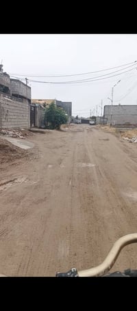 خلف جامع رسول • ٢٠٠م • ماء كهرباء