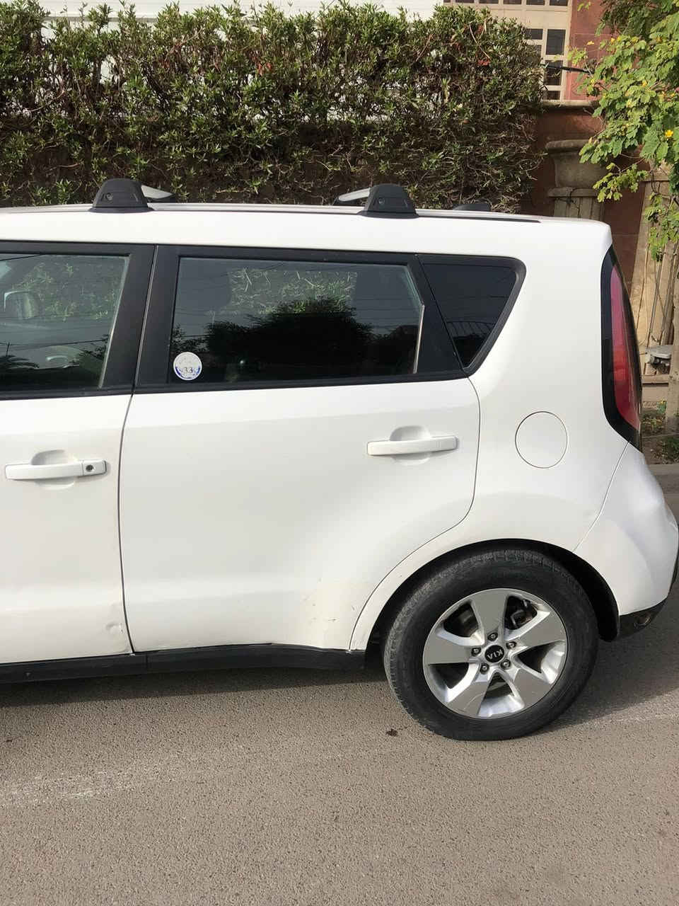 السلام عليكم من رخصة الادمن 
للبيع كيا سول موديل 19
محرك 2.0  gdi 
ماشية 75 الف ميل 
السيارة كير محرك صدر  جديد عليها منضومة غاز 
السيارة كشنات جلد تحكم ستيرن جهتين مثبت سرعة شاشة كبيرة تدفئة تبريد السيارة جاهزة 
حادثها باب و جاملغ خلفي جهة سايق و صور الحادث موجودة و هنا وكع باب على البنيد مرجع على البارد السيارة كشرها بي ملاحظات 
سعرها 120 و بيها مجال للشراي مكاني بغداد المنصور 
الهاتف *********** بي واتساب للاستفسار اكثر
