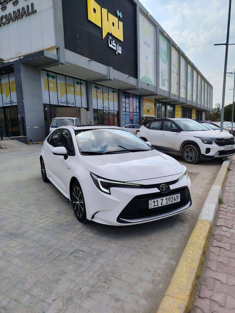 السلام عليكم
كورولا 2025 خليجي  هايبرت فول مواصفات سياره جديده جدا عل وضع شركه
بصمه تشغيل وابواب ووصندوق
سلايد فتحه
شاشه لمس وكامره دواره
حساس خلفي
راداد أمامي
حساس مطر
سنويه ورقم جديد وهزه رقم دولي الجديد باسمي 
عدتها والكاعيات وغراضها بعدهن بل جيس بل صندوق
سياره جاهزه مابيها اي نقص سعر 148ورقه وبيها مجال للطيبين التساهل موجود وتأخذوها من عيوني 
للبيع أو مراوس حسب الرغبه مكان سياره قرب ساحه عدن *********** حيدر السعدي
