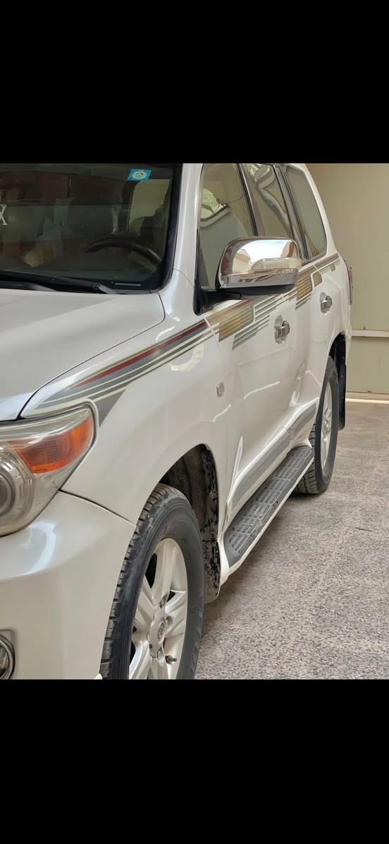 لاندكروز 2009محدثة 2014رقم بغداد سنويةلل2027
فقط القمارة والجنطة مامصبوغات 

الباقي مصبوغ للجمالية وطخة كلش بسيطة بالجاملغ ماعابرة ابد شرط السيارة بدون ضربة او كص او حادث عندي سونار

مكينة جديدة لاتنقيص ولاتبخير توي مبدلها 

تايرات جددد

تبريد ثلج

فتحة 

بصمة كشنات جلد

حدادية جديدة

السعر265

***********
