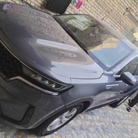 سورنتو 2023  2500 GTIاربعة سلندر  ٧ اراكب  رقم بغداد بأسمي   لون سمنتي...