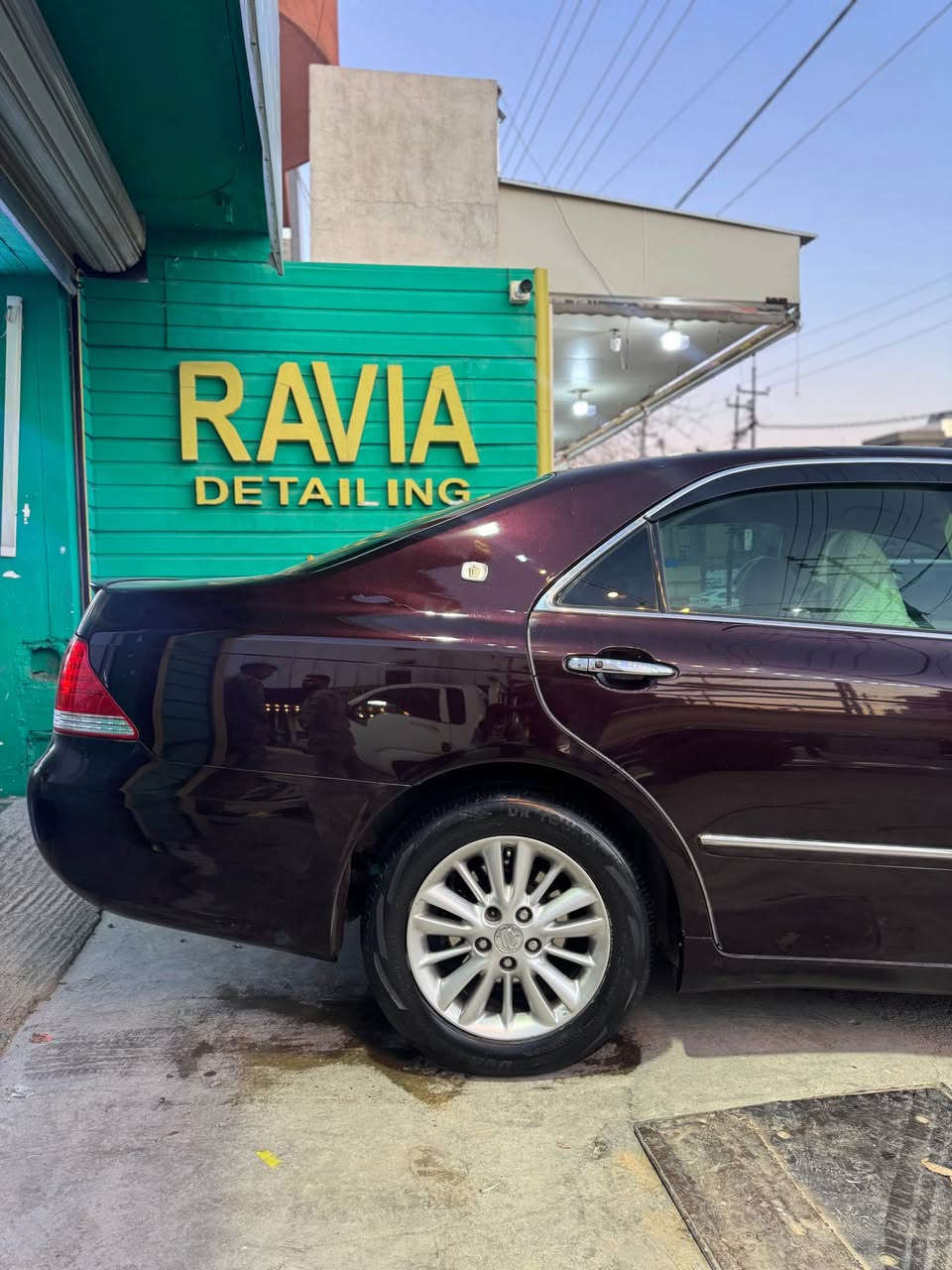 ماشاءالله لەماڵی هەموو لایەک 
تۆیۆتا کراون شاهینە بڕاوە ٢٠٠٥ ناوزەرد گێڕو مەکینە گەورەی بێ دووکەڵ ١٦٦هەزار ڕۆیشتوە سەیارەکە تایبەتە ٣ دووگمە پەردە ٢ کووشن کارەبا سووکان کارەبا مەجموعە لێگزز سوکان حەیزەران کامل مەسرەفی کراوە گەرمو ساردی بەشەرت برێکیشی بەشەرت بەستراوە جامی هەڵگیراوە پاتری لۆک هایدرۆلیکی گێڕیشی گۆڕاوە فۆرمیگاو ناوی لۆک لەخزمەتانام لە سلێمانیم
سعر ٤٤ گەڵاو مەجالێکی برایانە
0774 152 19 20 السليمانية, العراق
