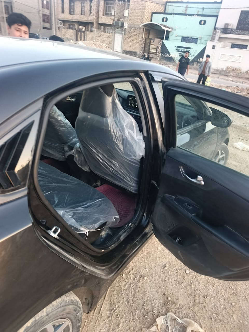 السلام عليكم كيا فورتي موديل 21 كير مكينه كفاله اربعه سلندر دوش المرغوب رقمها معوقين بعدله 5 اشهر وتصير حره بدون اي نقص منضومه زينون توني شادها حداديه جديده سعرها 124 مكانها ديوانية حي الجامعة  حادثها بنيد مصلح وربع جاملغ بارد وارد امريكي وهذا رقمي ***********

