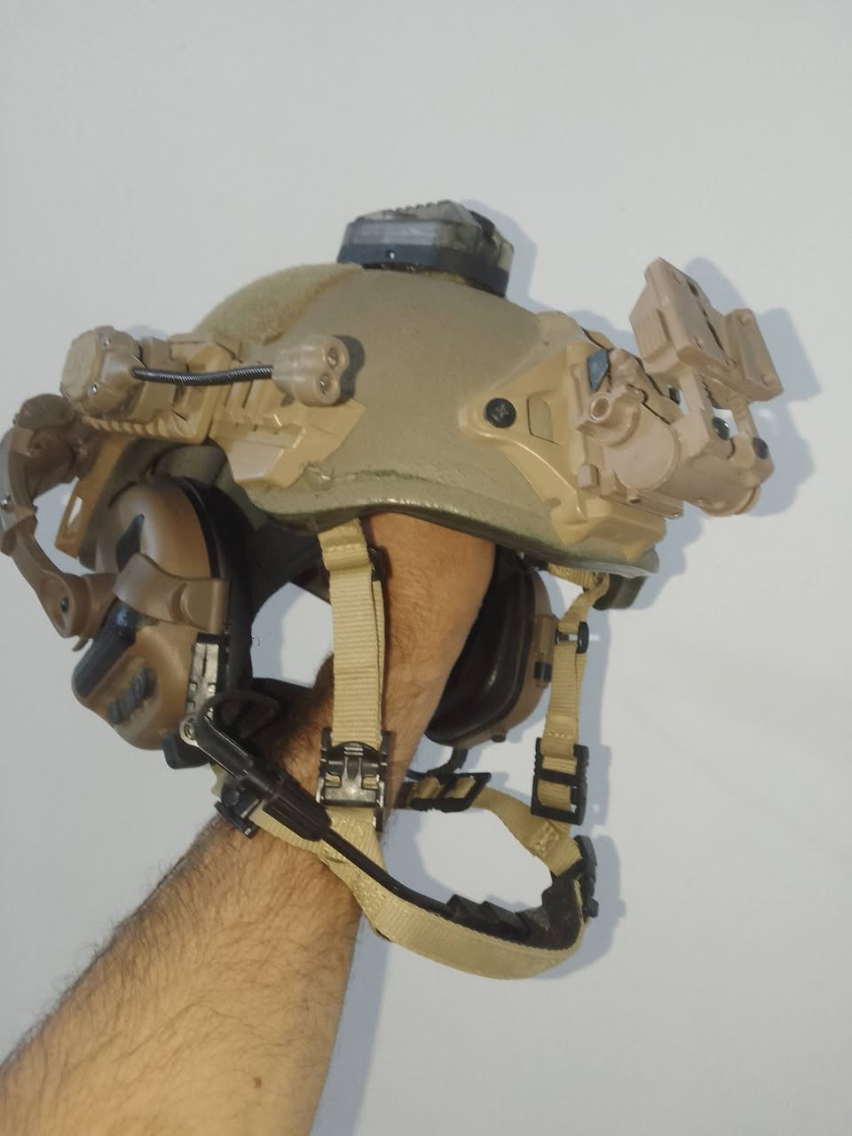 خوذه الياف اصليه صمول سعره من 200إلف ***********
