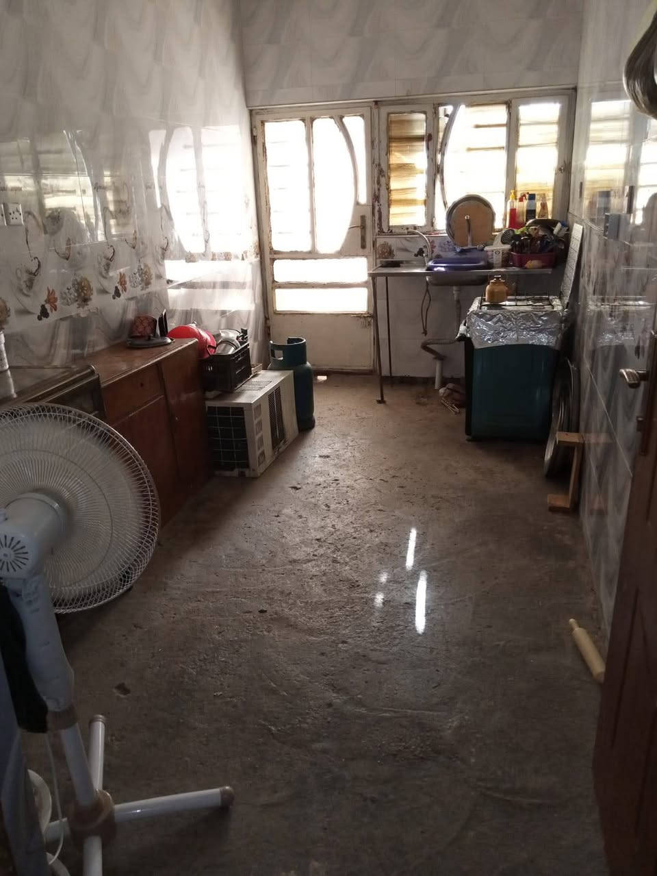 سلام عليكم دار لبيع مساحة ١٥٠متر متر بي غرفة النوم هوال مطبخ حوالي طويل بناء بلوك جديد طابق واحد كاشف طلع علية من بلدية دورة مواقع دورة جمعية خير الله يماقبل دورة النفط شارع مبلط بيع او مرواس حساب منطقة ١٣٠ مليون


**إذا كنت صاحب هذا الإعلان وتريد حذفه لأي سبب، رجاءا أرسل رسالة إلى الدعم الفني**