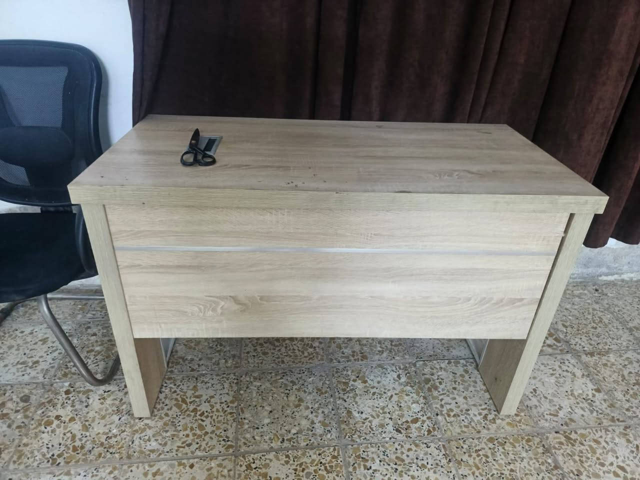 سلام عليكم طباخ كريازي كله شغال سعره 150 و مكتب هوه و الكرسي مالته سعر 50 مكاني بغداد البلديات المعسكر ***********
