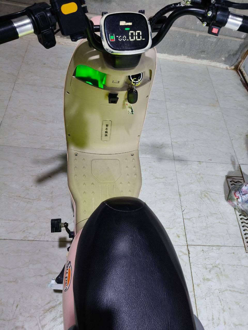 السلام عليكم ورحمة الله وبركاته
دراجه شحن نوع عبد الحليم للبيع او مراوس ار تسعه

مواصفات لايت عالي ناصي هورن تايرات جدد اشاير يمنه يسره دراجه كلشش نضيفه موديل 2025 بطارياته ونلي 36 امبير انتاج 2025 الشهر ال5 يعني دراجه مفوله من جميع النواحي تمشيك اكثر من 70 كيلو السعر 360 وبيه مجال قليل للتواصل واتساب ***********
